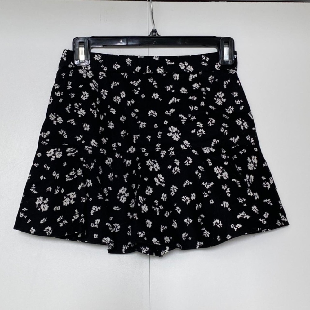 NWT Zara Skort Black and White